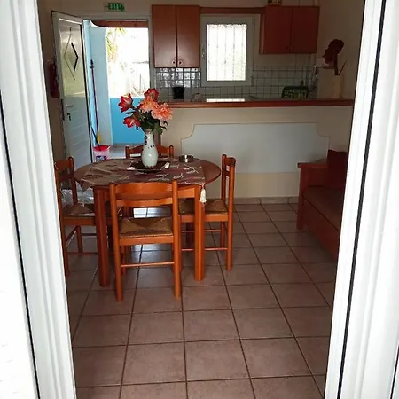Agios Georgios - 2 Beds - Sleeps 5 - Free Parking Apartamento Agios Georgios Pagon