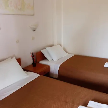 Agios Georgios - 2 Beds - Sleeps 5 - Free Parking Apartamento