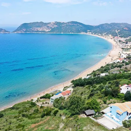 Apartamento Agios Georgios - 2 Beds - Sleeps 5 - Free Parking