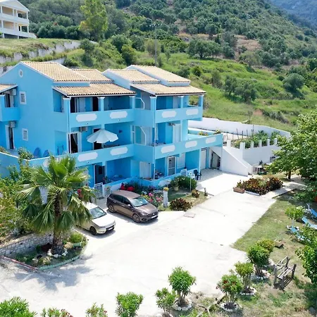 Agios Georgios - 2 Beds - Sleeps 4 - Free Parking *
