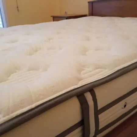 Apartamento Agios Georgios - 2 Beds - Sleeps 5 - Free Parking