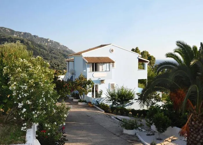 Apartment Agios Georgios - 2 Beds - Sleeps 5 - Free Parking Agios Georgios Pagon