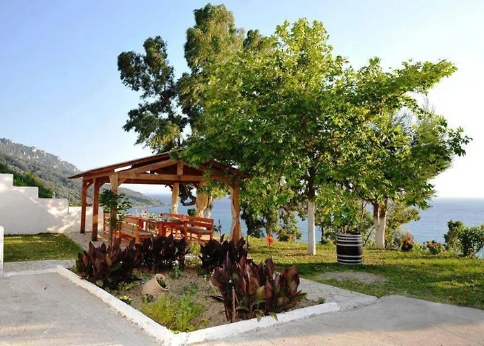Agios Georgios - 2 Beds - Sleeps 5 - Free Parking Apartment Agios Georgios Pagon