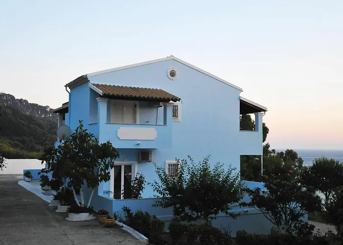 Agios Georgios - 2 Beds - Sleeps 5 - Free Parking Agios Georgios Pagon