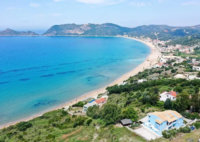 Apartment Agios Georgios - 2 Beds - Sleeps 5 - Free Parking