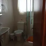 Agios Georgios - 2 Beds - Sleeps 5 - Free Parking Apartament